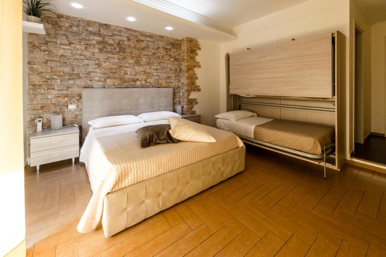 B&B Palazzo Del Toro Монтесильвано Экстерьер фото