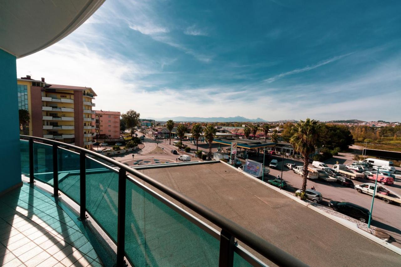 B&B Palazzo Del Toro Монтесильвано Экстерьер фото
