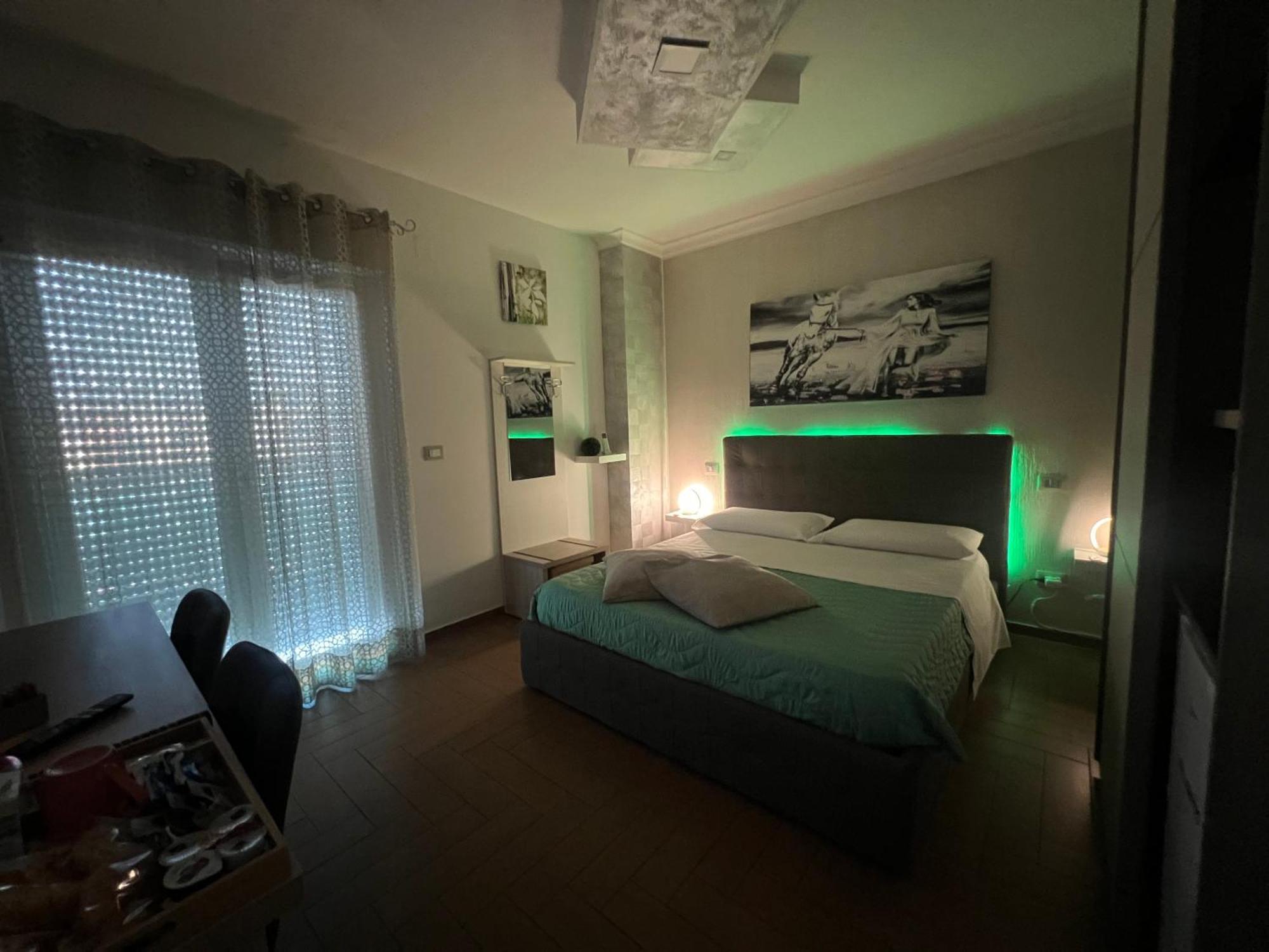 B&B Palazzo Del Toro Монтесильвано Экстерьер фото