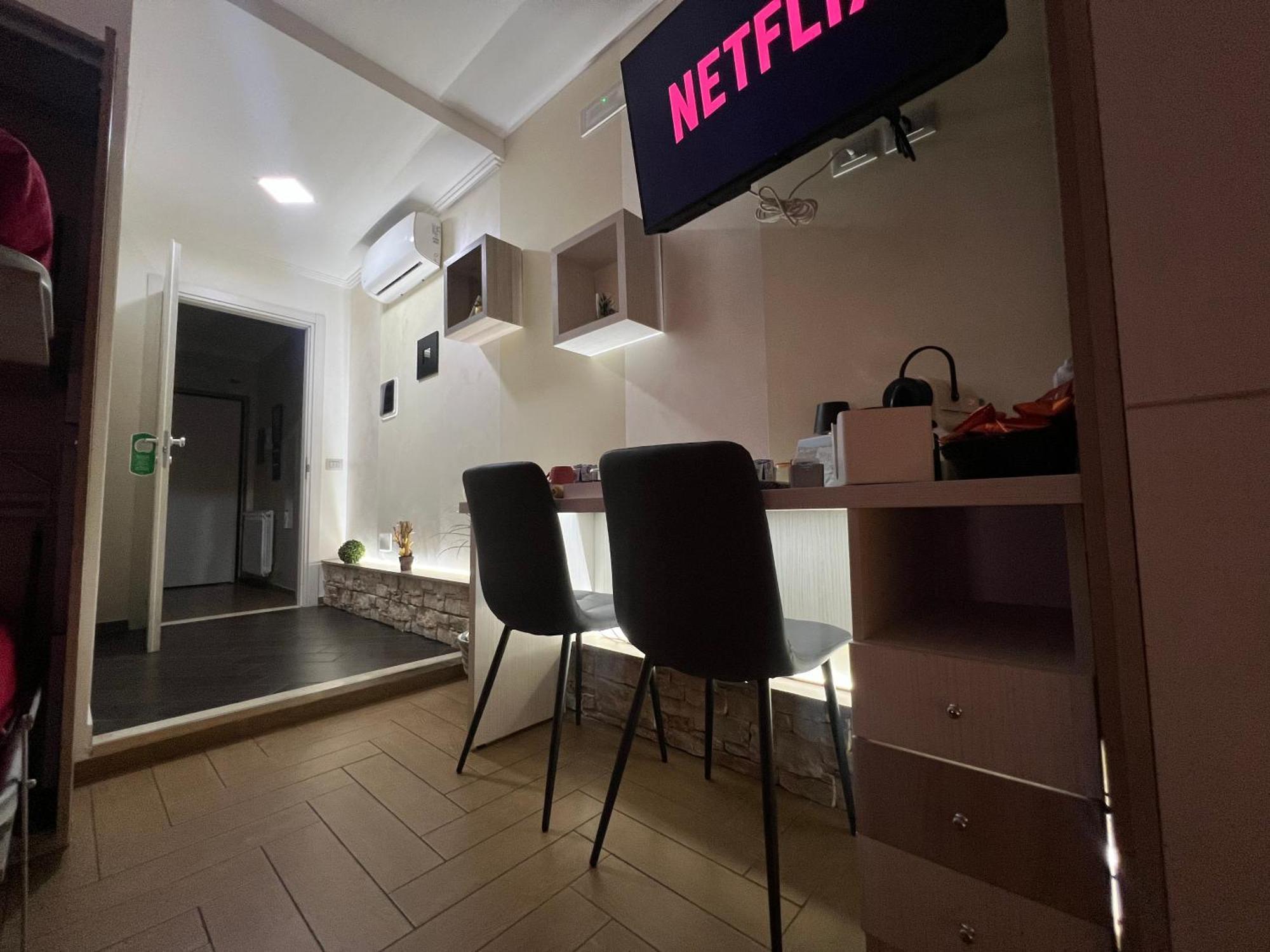 B&B Palazzo Del Toro Монтесильвано Экстерьер фото