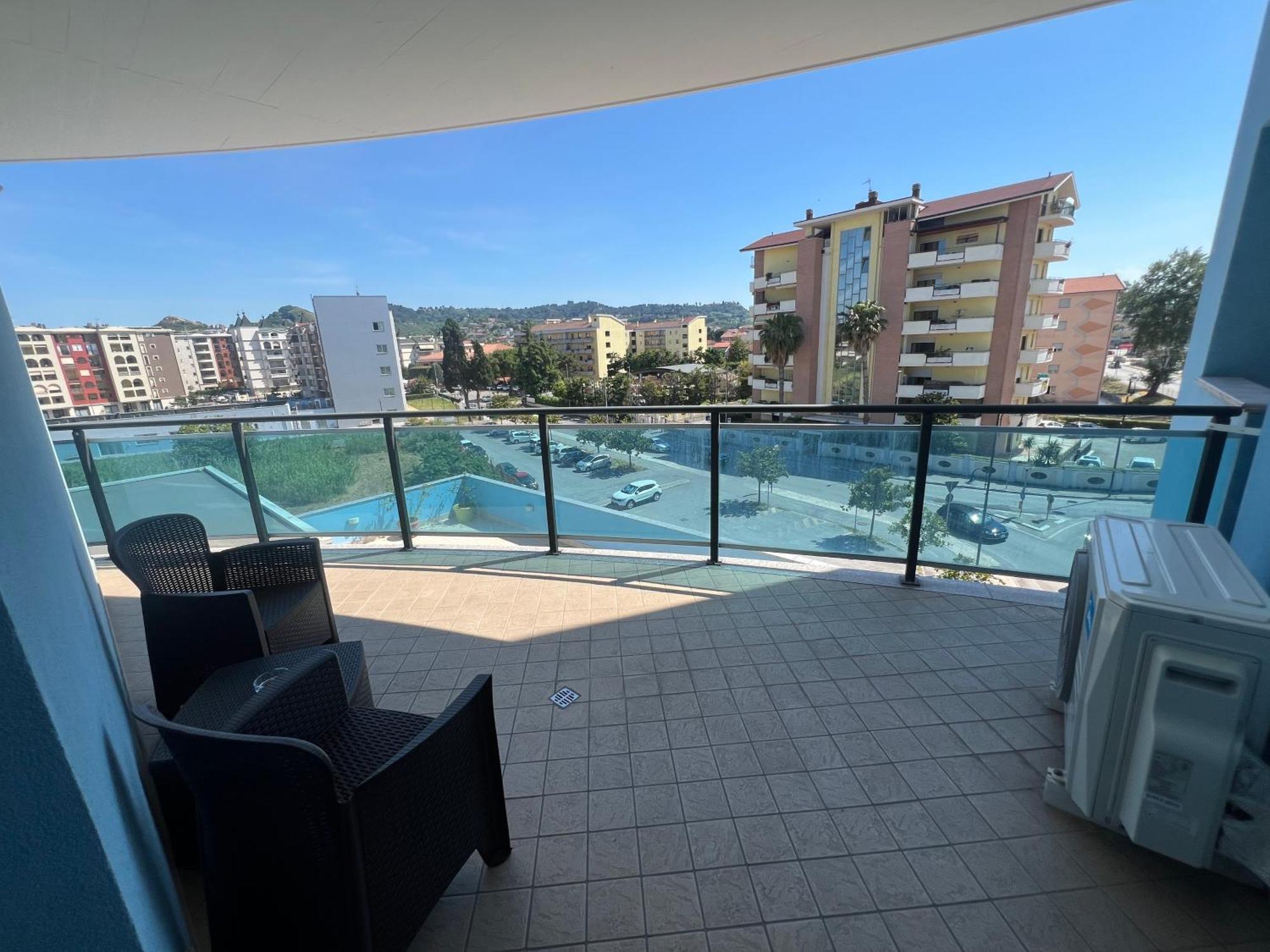 B&B Palazzo Del Toro Монтесильвано Экстерьер фото