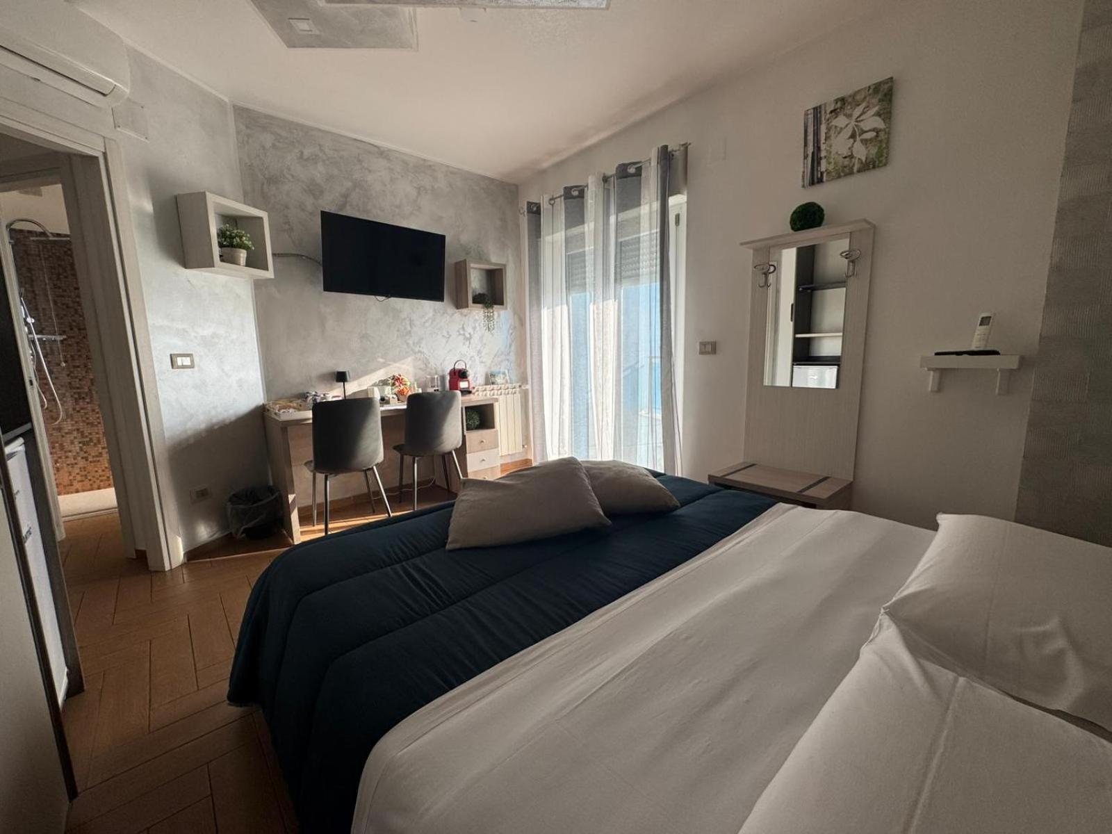 B&B Palazzo Del Toro Монтесильвано Экстерьер фото